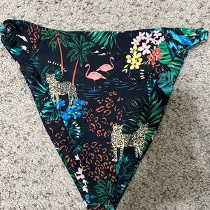 Skatie Salty Bottom in Paradise Jungle